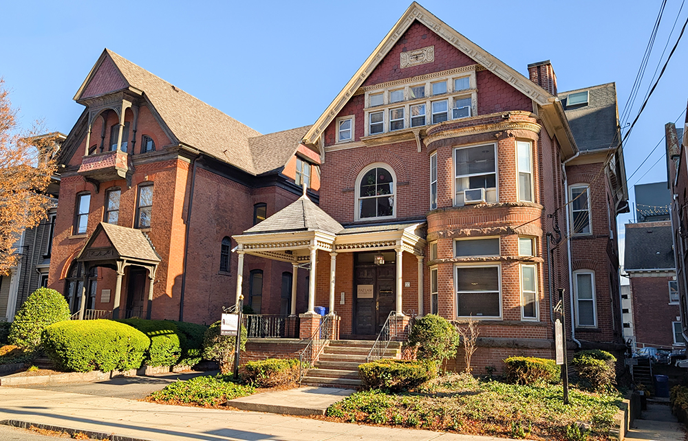 Geenty of The Geenty Group arranges sale of 383 Orange St. - sold by Corporate Drive Holdings